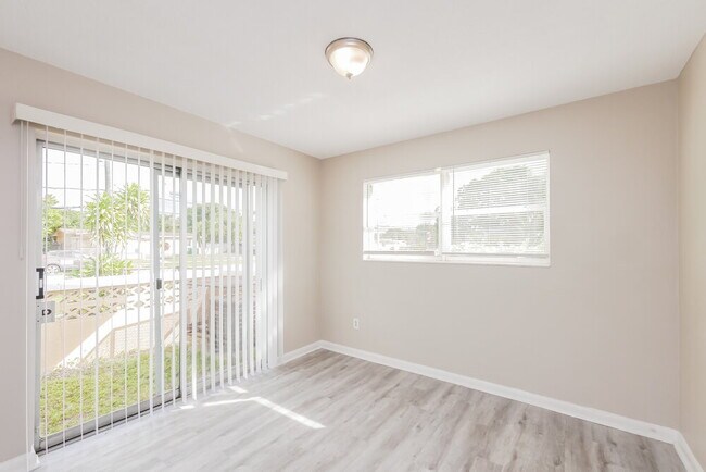 Building Photo - 4701 NW 11th Pl