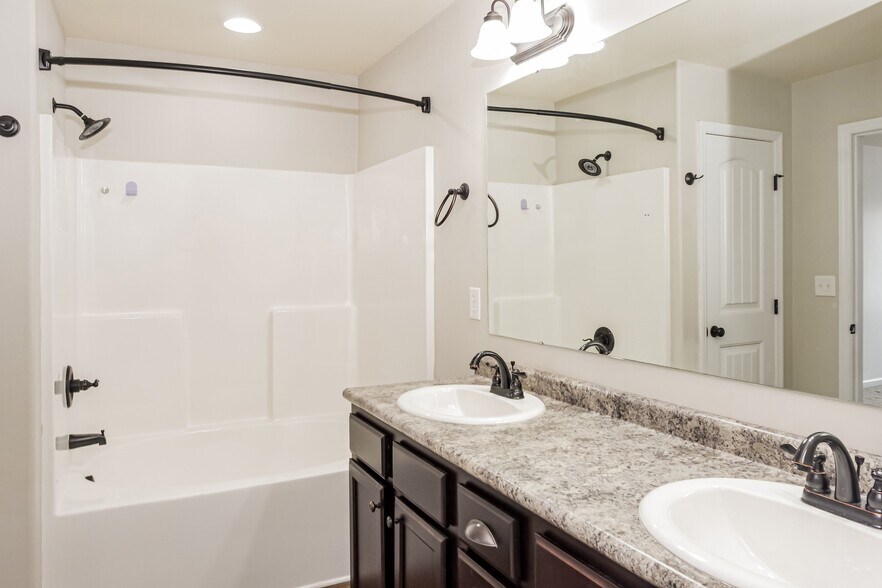 Building Photo - 138 Chestnut Cove