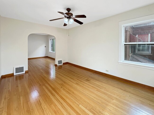 Building Photo - 5244 W Altgeld St