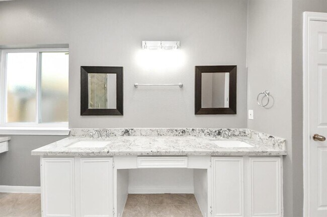 Building Photo - 5723 Whitemills Dr