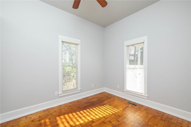 Building Photo - 349 Rollston Ave