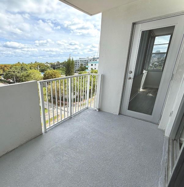 Building Photo - 8000 Harding Ave