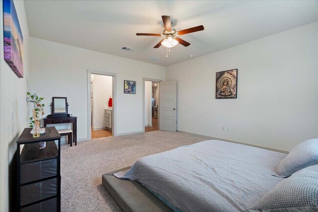 Building Photo - 13705 Mcarthur Dr