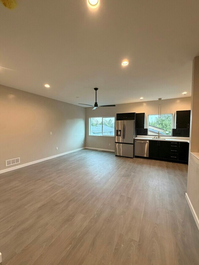 Building Photo - 8936 Arlon St