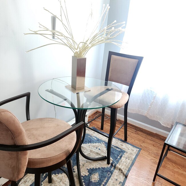 Building Photo - 310 Folcroft St