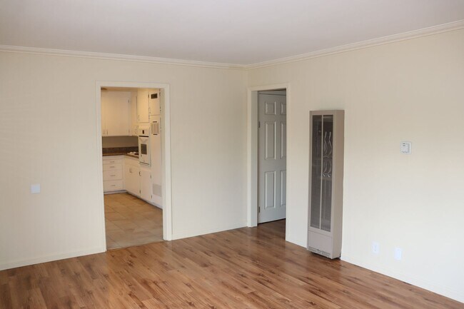 Building Photo - Unit 3