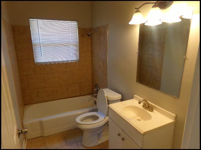 Building Photo - 26 S Wakefield Dr