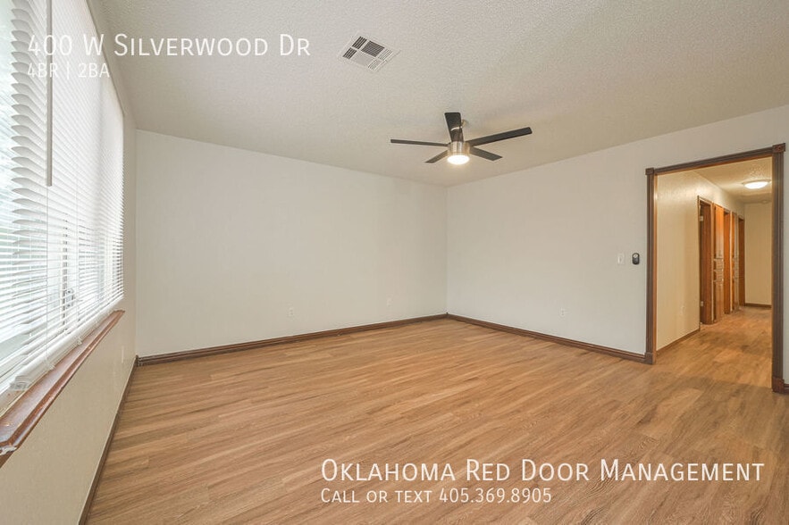 Building Photo - 400 W Silverwood Dr