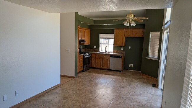 Building Photo - 321 Falcon Ct