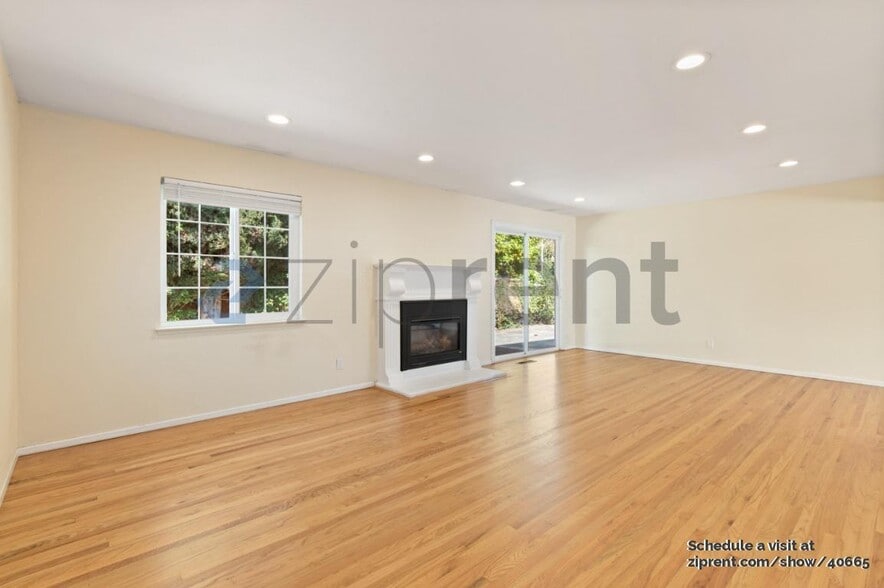 Building Photo - 792 Los Olivos Dr
