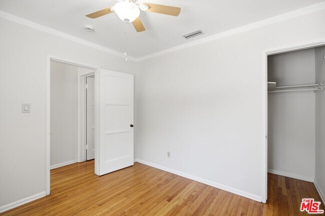 Building Photo - 4142 Lincoln Ave