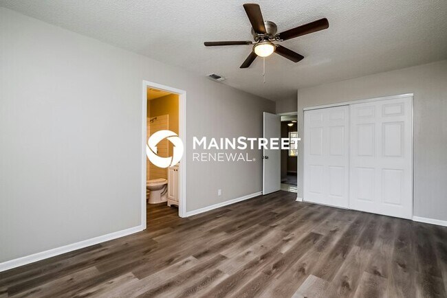 Building Photo - 3 Bedroom Pet-Friendly Home in TAMPA, FL with Main Street Renewal