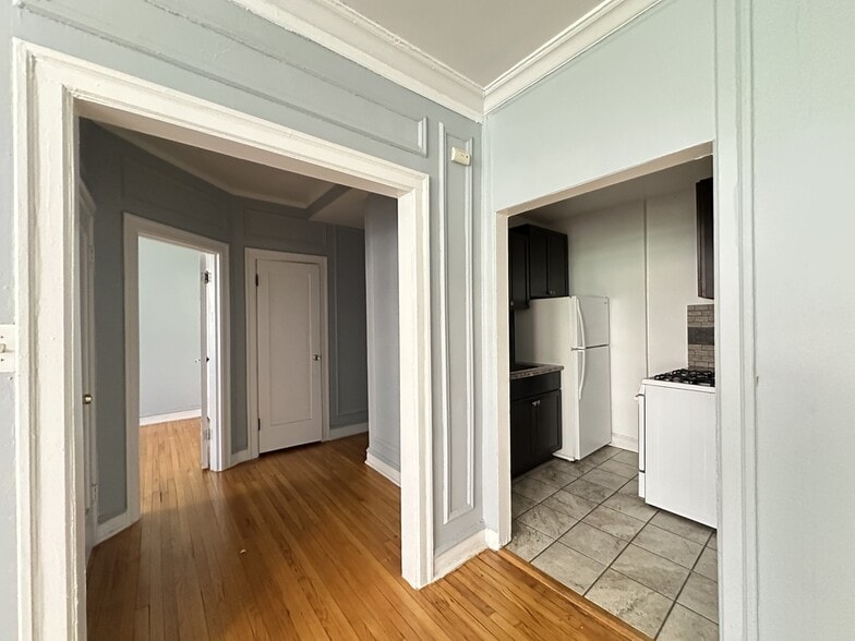 Building Photo - 1369 W Estes Ave