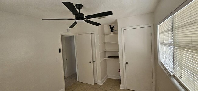 Building Photo - 334 Oleander Way