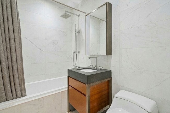 Building Photo - 75 Wall St