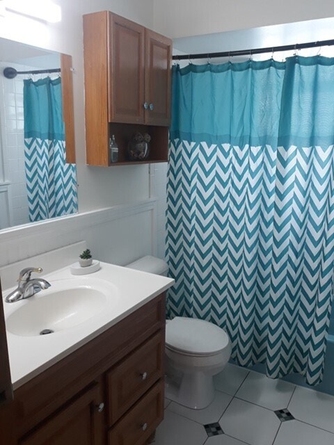 Building Photo - 109 N Avon Rd