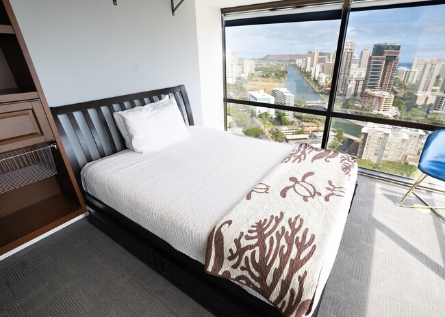 Building Photo - 1750 Kalakaua Ave