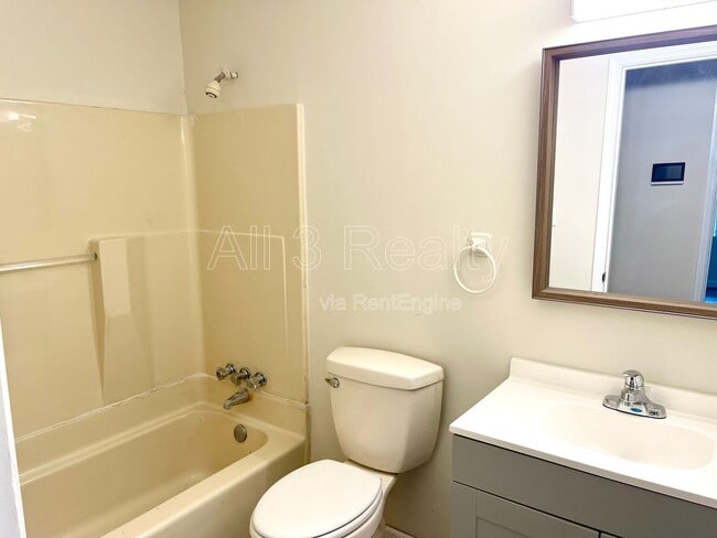 Building Photo - 5165 Fairforest Dr