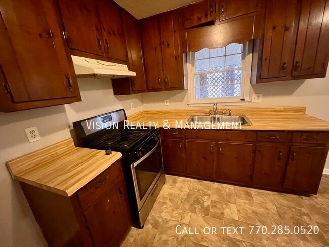 Building Photo - 270 Sage Dr