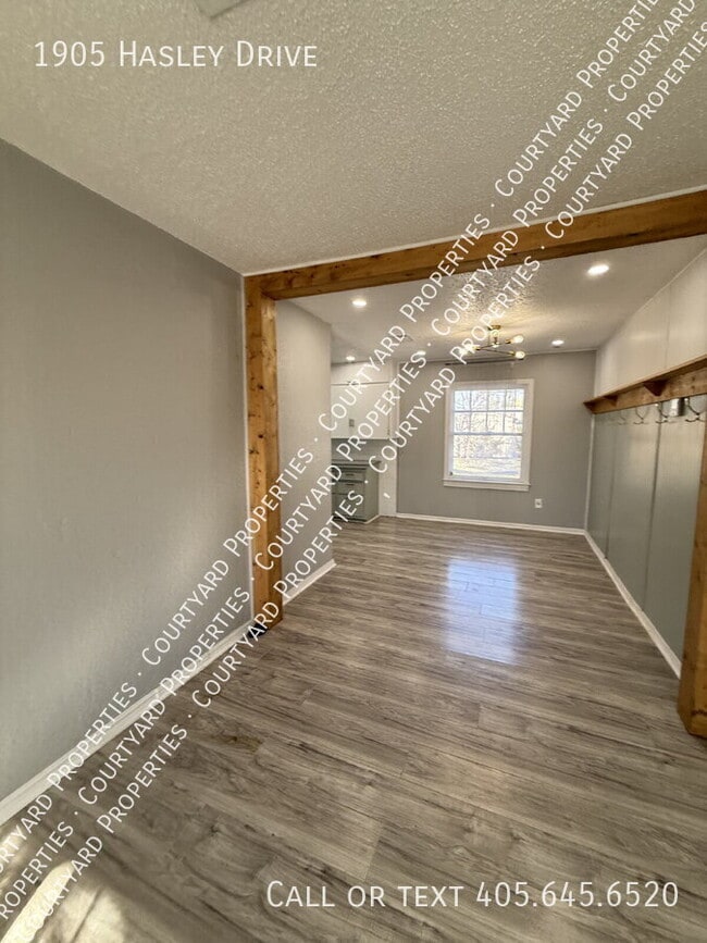 Building Photo - 1905 Hasley Dr