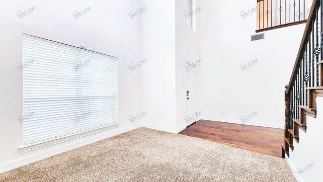 Building Photo - 3808 Hazelhurst Dr
