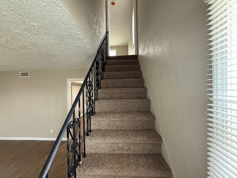 Building Photo - 20531 Moenart St
