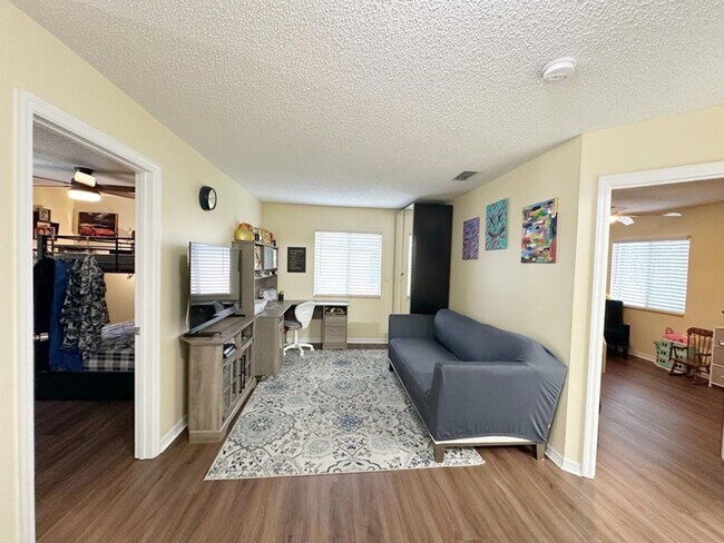 Building Photo - 5152 Woodfield Way