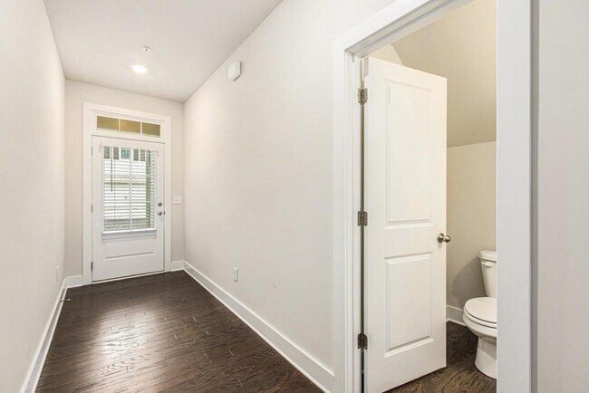 Building Photo - 1247 Winterhaven Dr