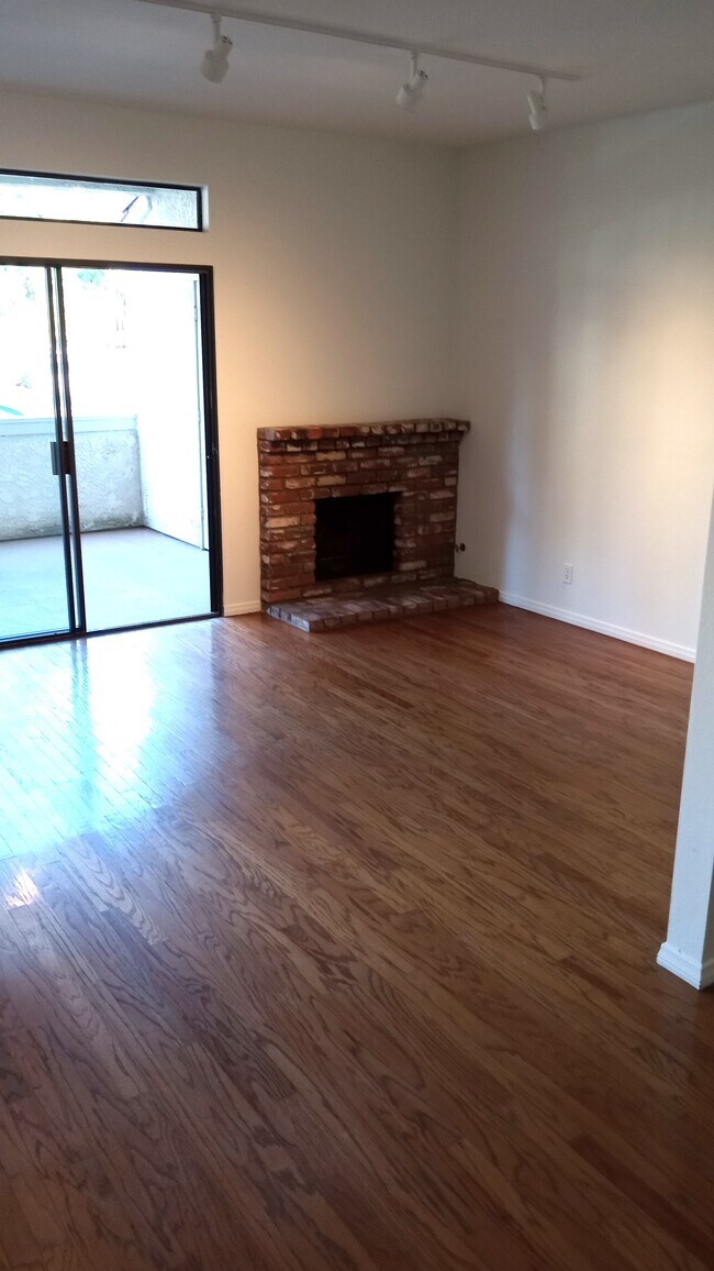 Building Photo - 5176 Tortuga Dr