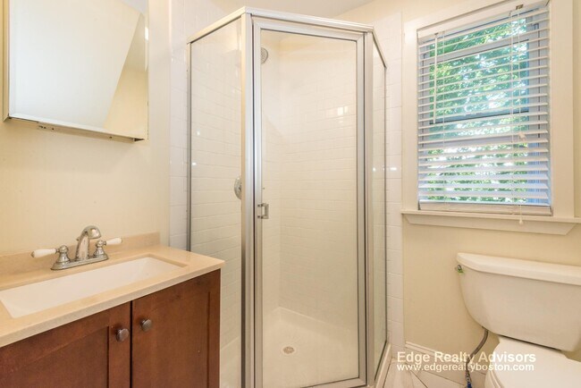 Building Photo - 27 Champney St