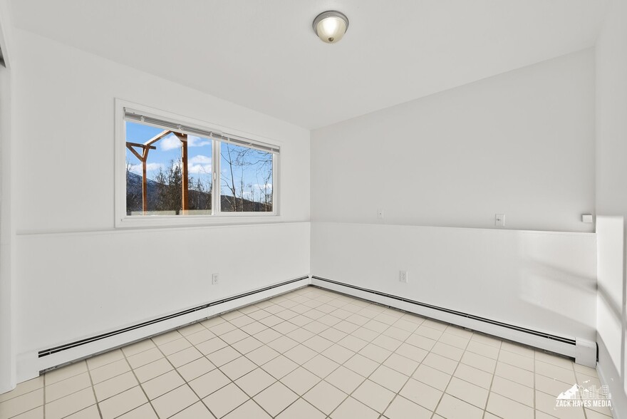 Building Photo - 19033 Whirlaway Rd