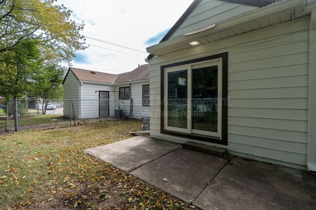 Building Photo - 4722 E Elm St