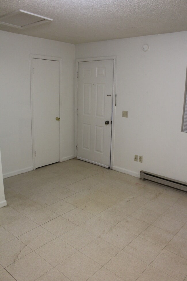 Building Photo - Adorable Studio Cottage in Central