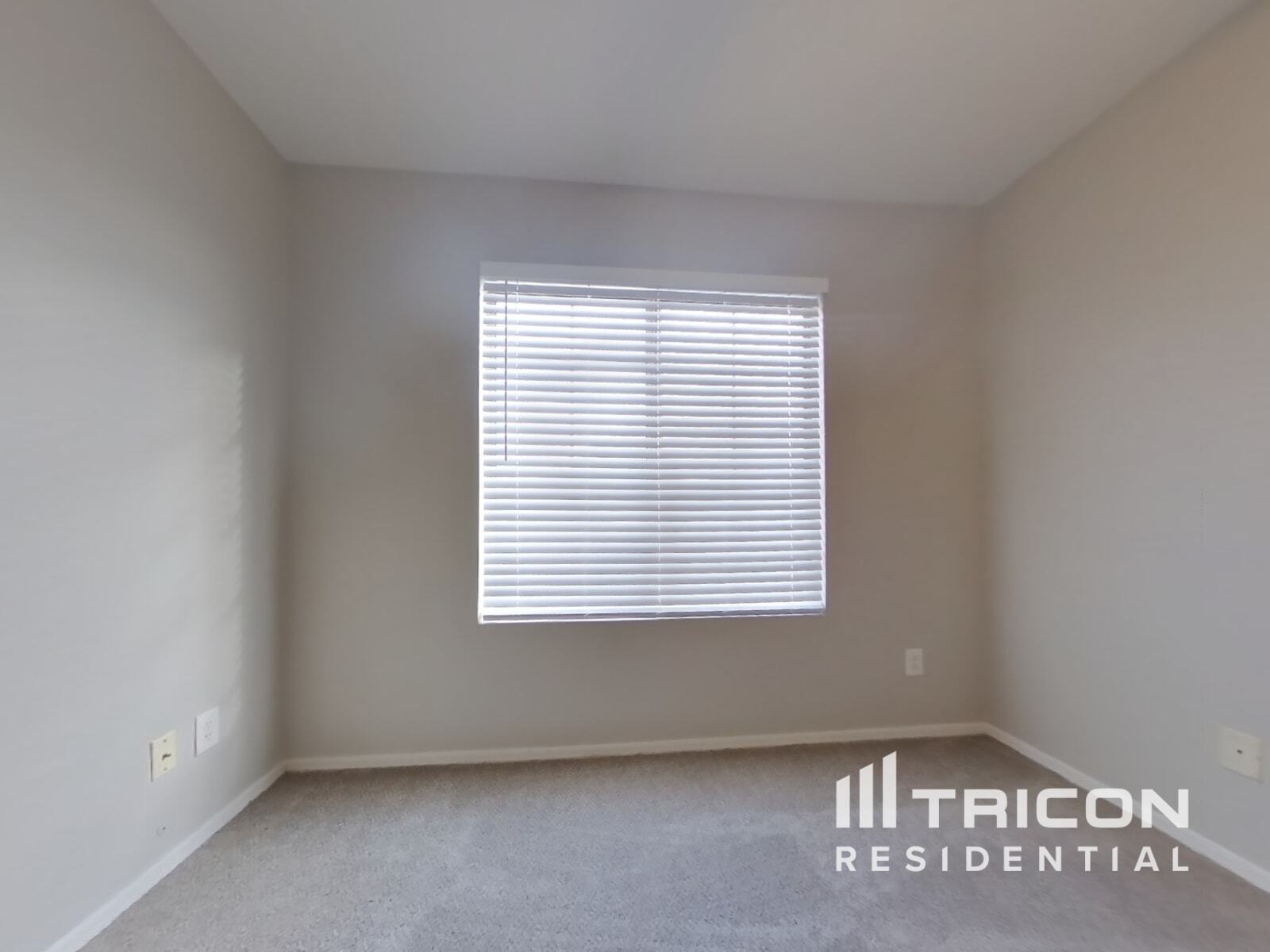 Building Photo - 10625 W Monte Vista Rd