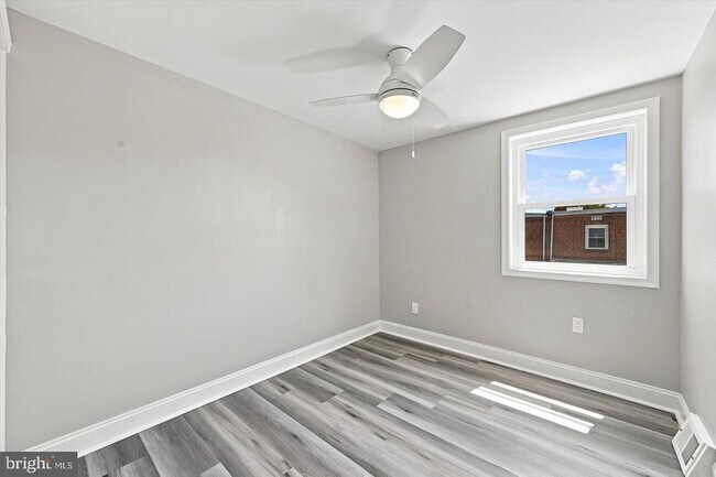 Building Photo - 105 Fronefield Ave