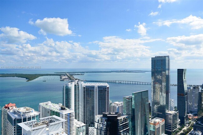 Building Photo - 1000 Brickell Plaza