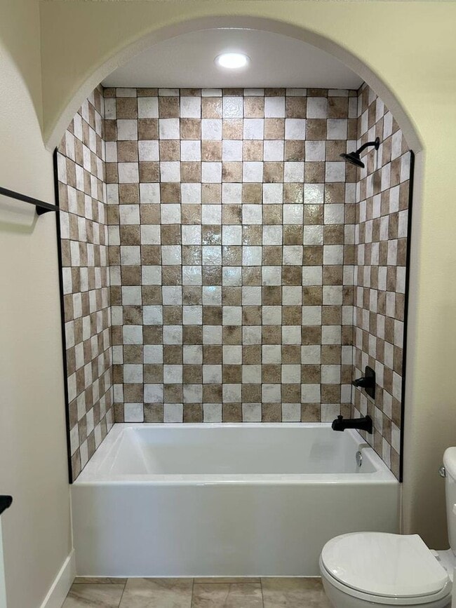 Building Photo - 940 M St SW