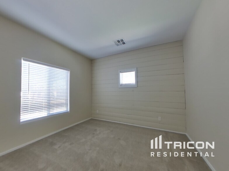 Building Photo - 17748 W Woodrow Ln
