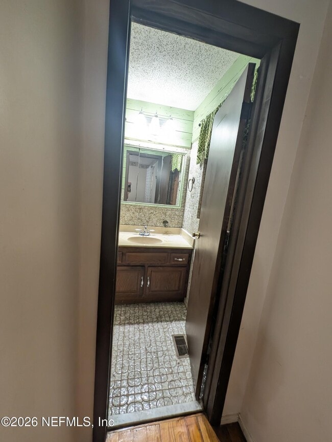 Building Photo - 183 Sherman Dr Cir