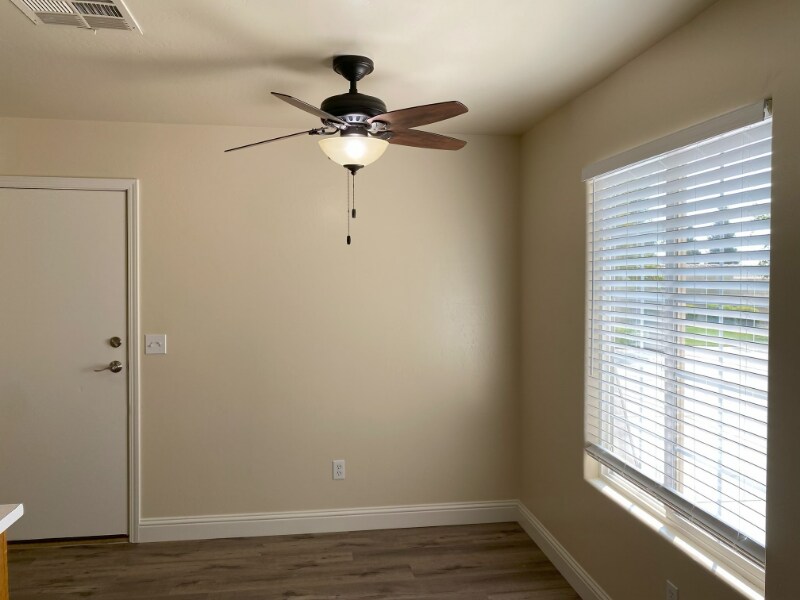 Building Photo - 725 Greenwood Meadow Ln