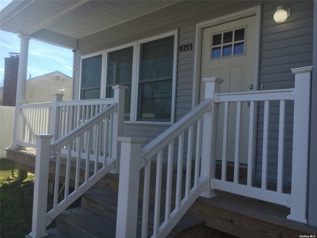 Building Photo - 1033 Park Ave