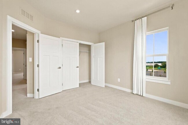 Building Photo - 24274 Thurso Sq