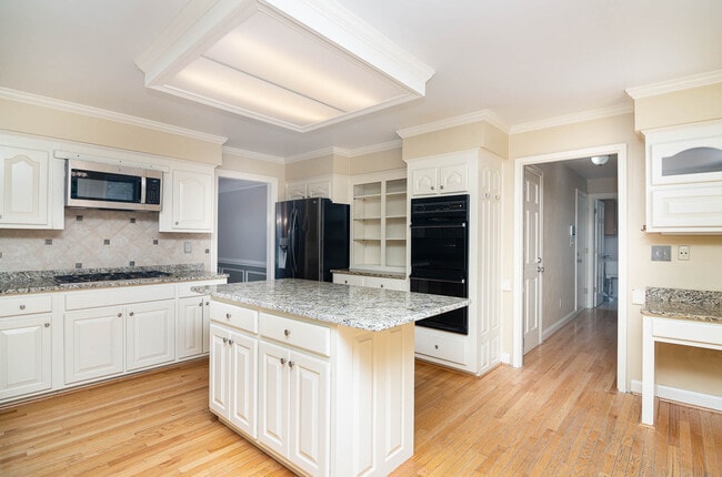 Building Photo - 2617 All Saints Ct