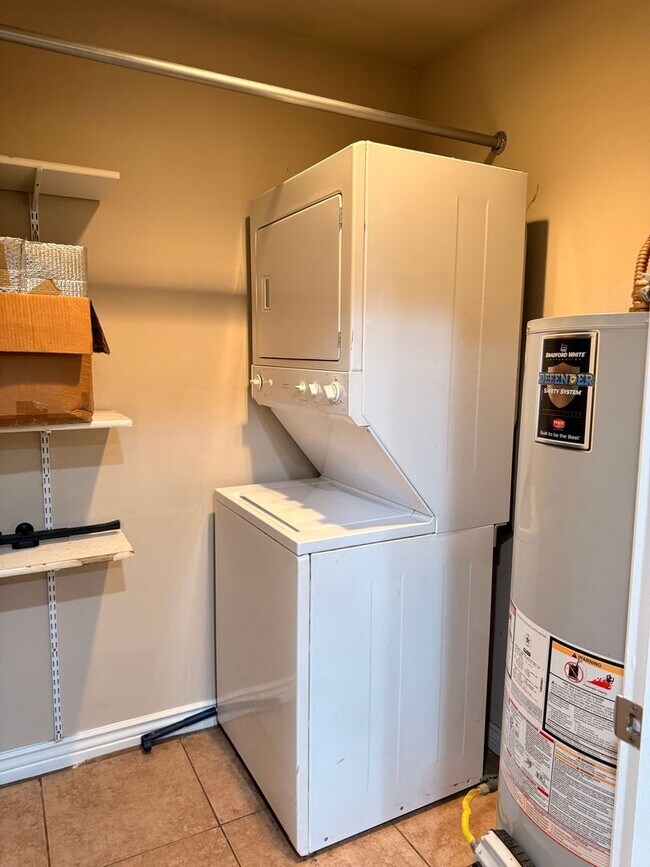 Building Photo - Cozy Flagstaff Rental