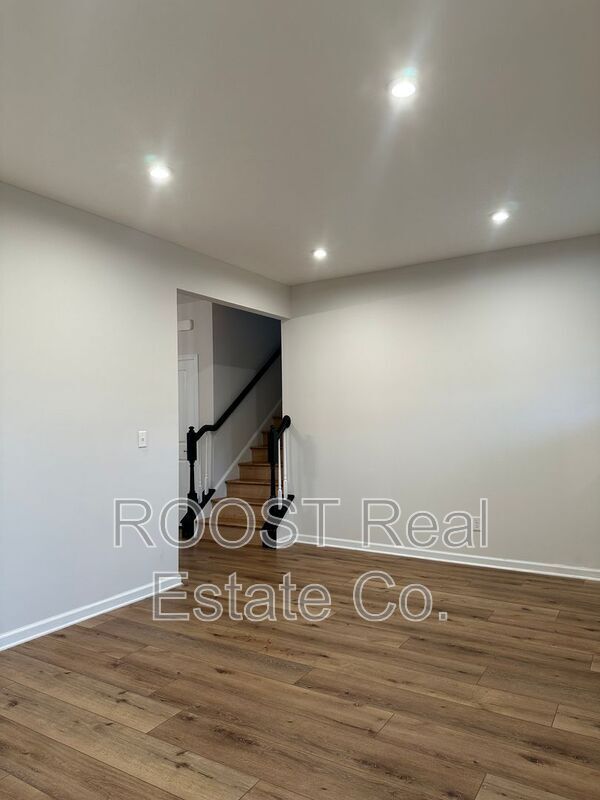 Building Photo - 380 Crownover Way