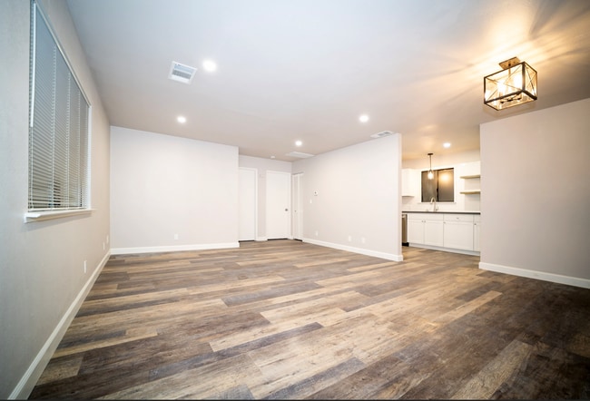 Building Photo - Adorable 2 bedroom 1 Bath Unit for Rent