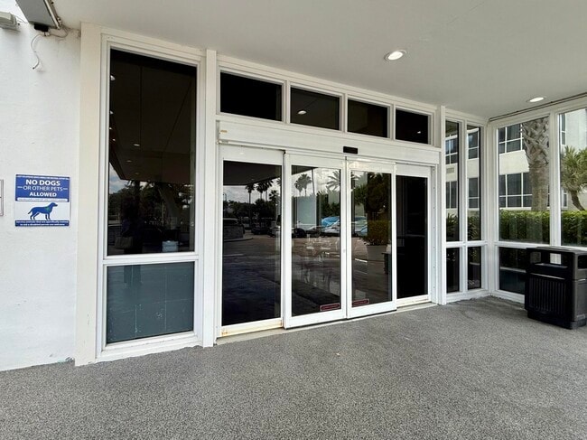 Building Photo - 4250 Galt Ocean Dr