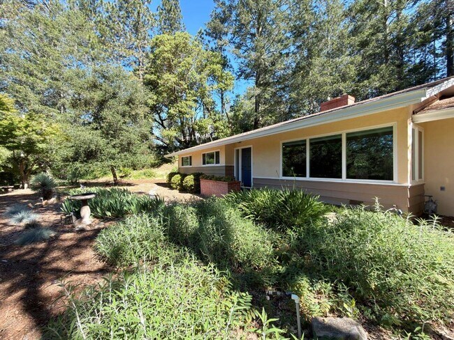 Building Photo - 275 Cold Springs Rd