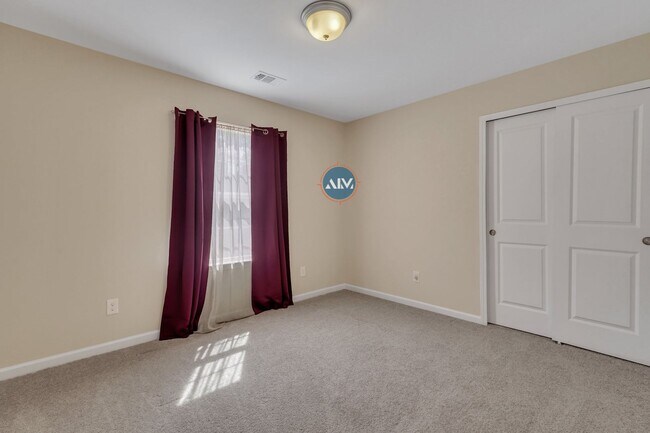 Building Photo - Beautiful Home in Seagrass Station