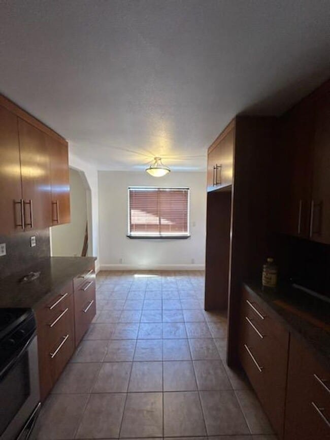 Building Photo - 19141ravenhillroad.is4lease.com